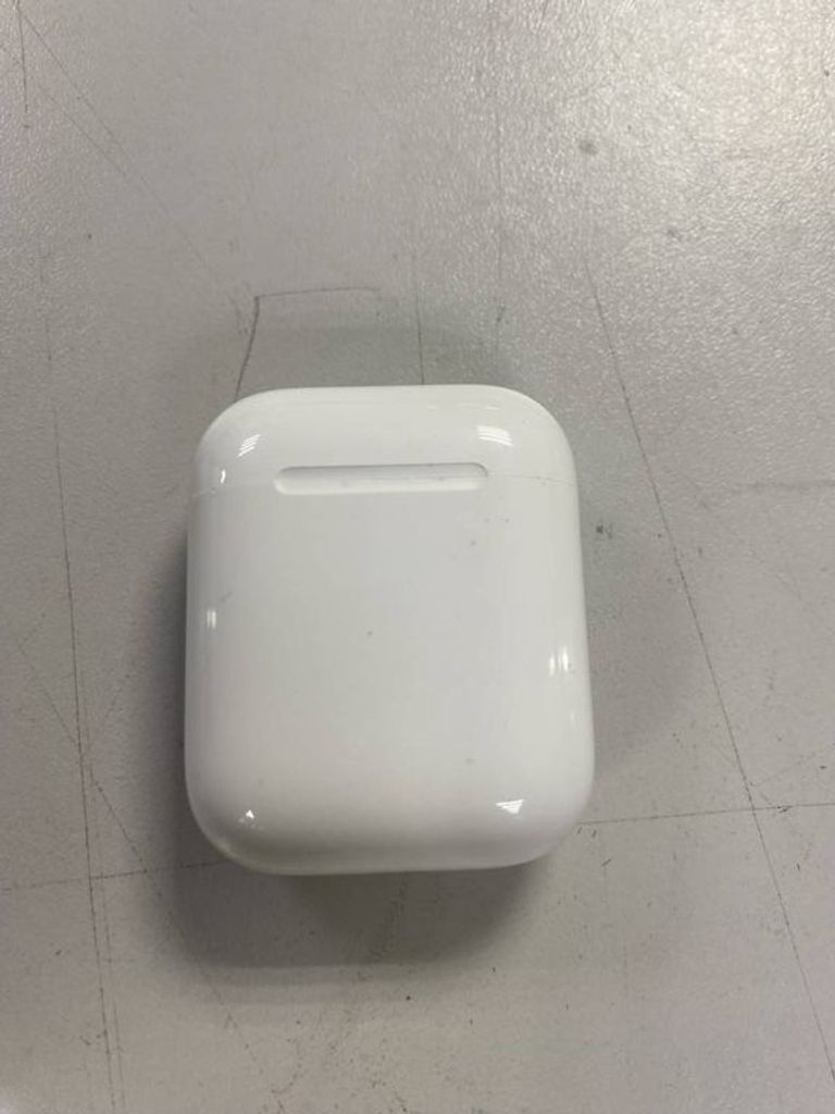 Apple airpods 2nd generation with charging case