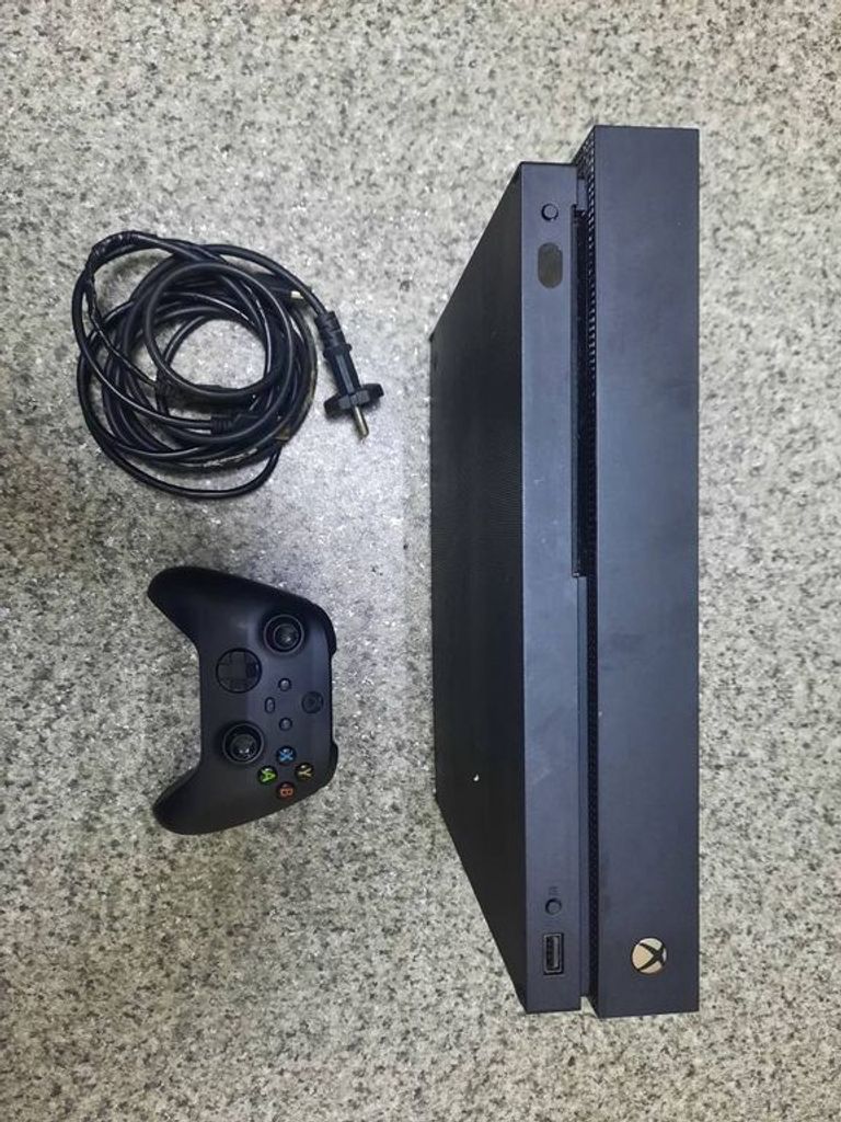 Xbox360 one x 1000gb