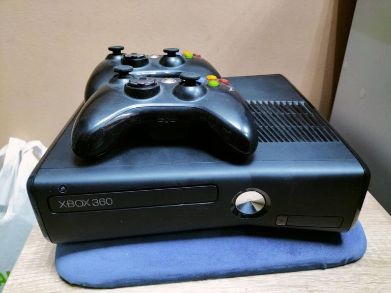 Microsoft xbox360 slim 250gb