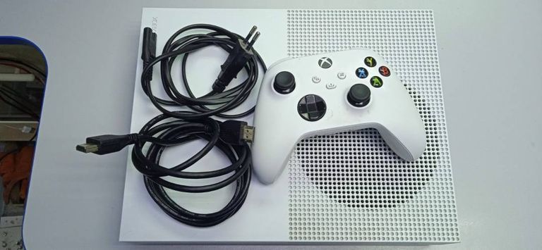 Microsoft Xbox One S 1TB