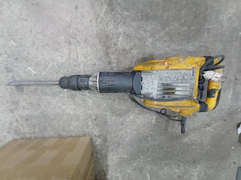 Dewalt d25901