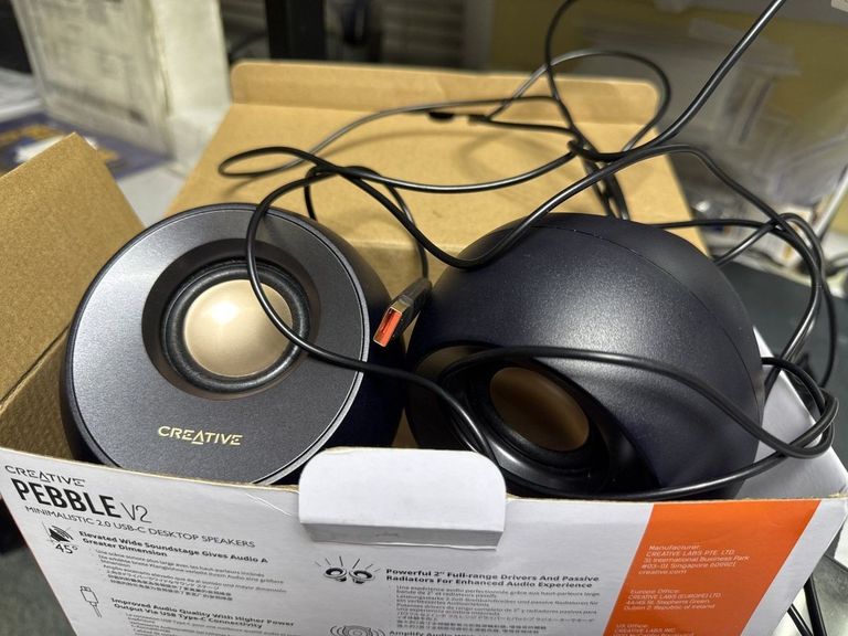 Дешево Creative pebble v2 з ломбарду