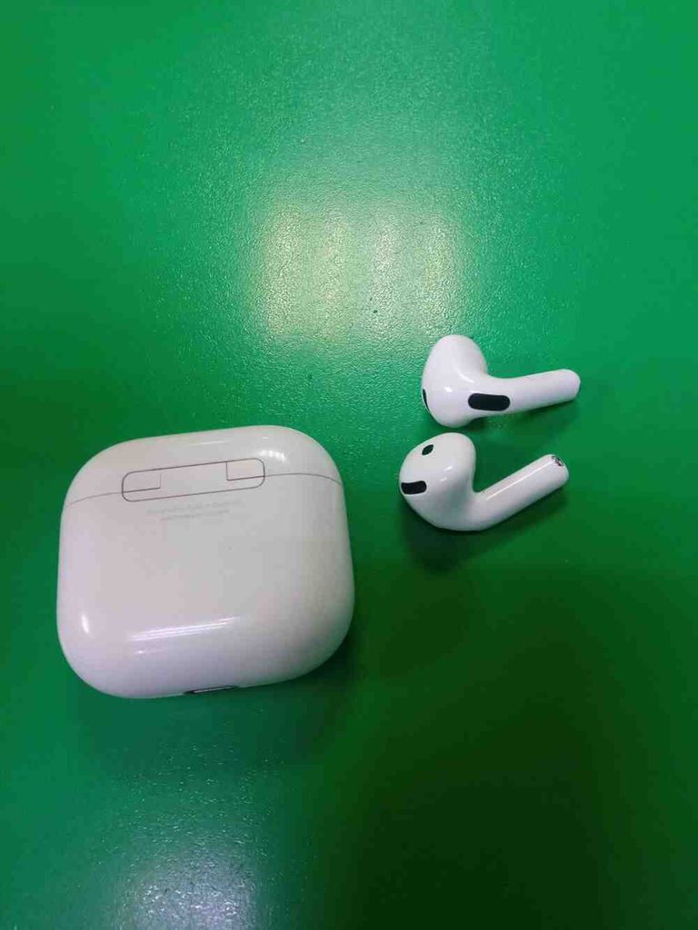 Объявление Apple AirPods 4 (MXP63) Б/У