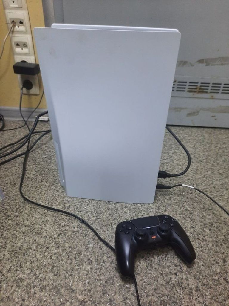 Дешиво Sony PlayStation 5 825GB с ломбарда