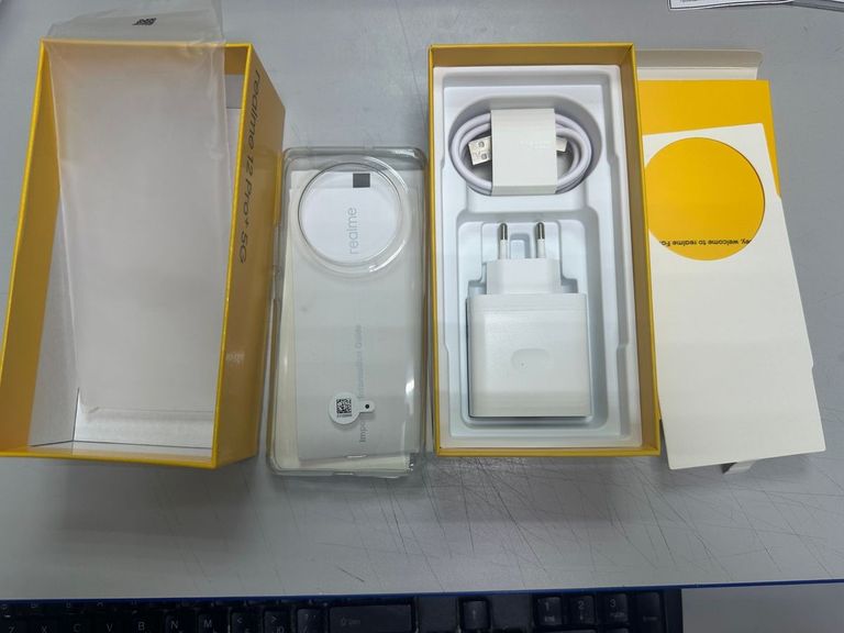 Розпродаж Realme 12 Pro+ 8/256GB Submarine Blue, продавець Техноскарб