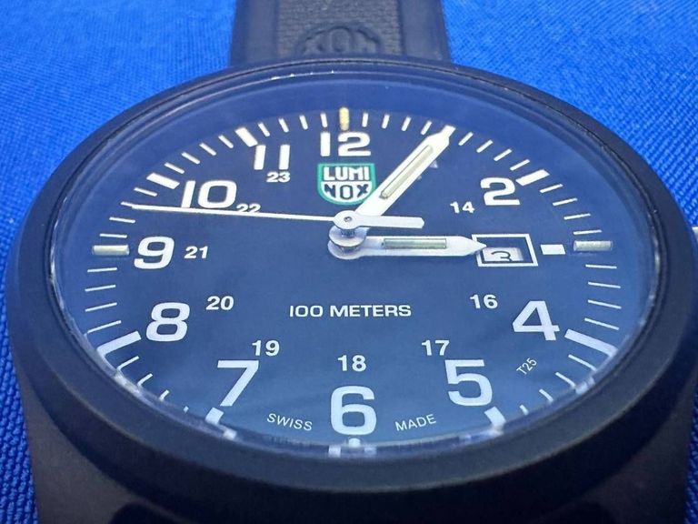 Дешево Luminox 2400-1gbq з ломбарду