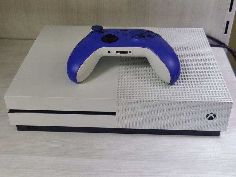 Купити Microsoft Xbox One S 1TB Б/У