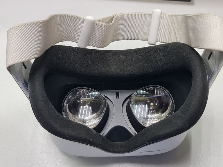 Дешиво Oculus Quest 2 256 GB с ломбарда