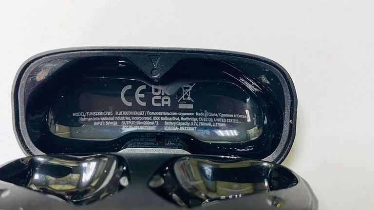 Оголошення Jbl tune 235nc Б/У