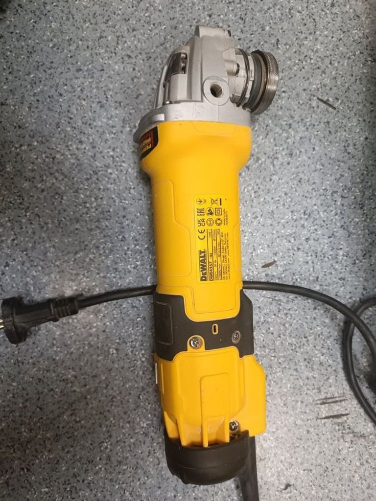 Оголошення Dewalt DWE4257 Б/У