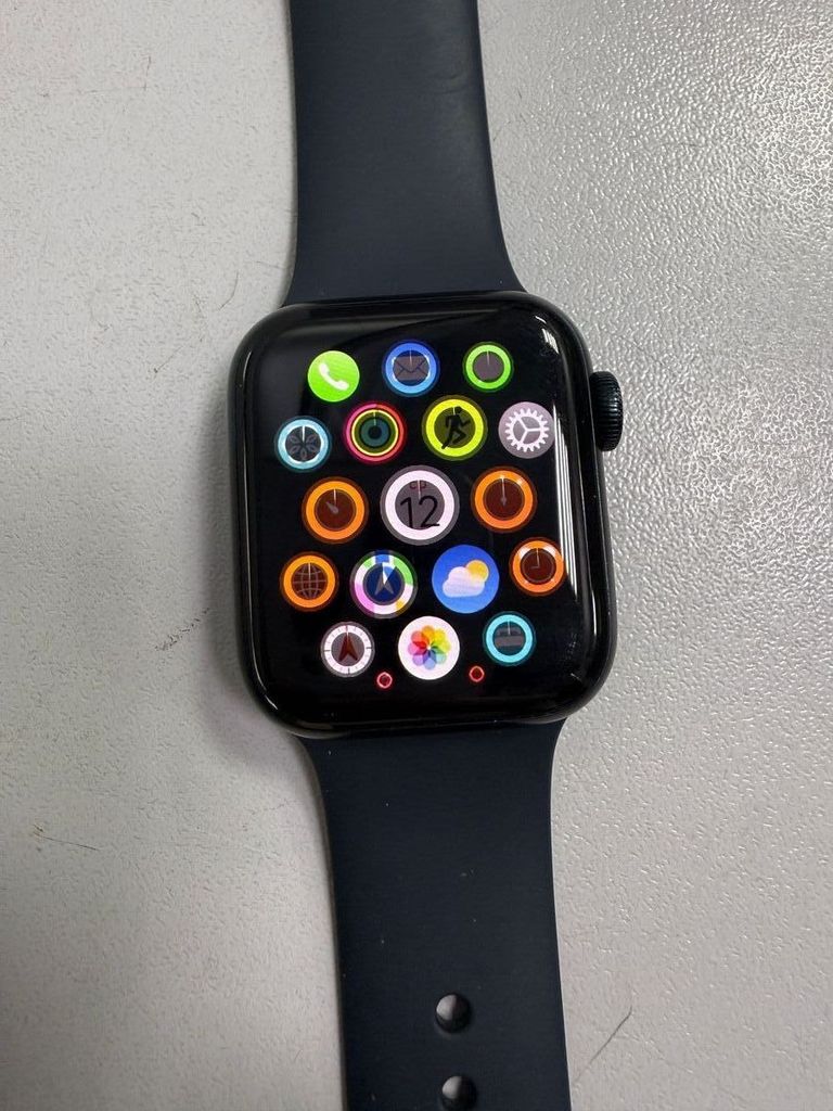 Купити Apple watch se 2 gps 40mm aluminium case Б/У