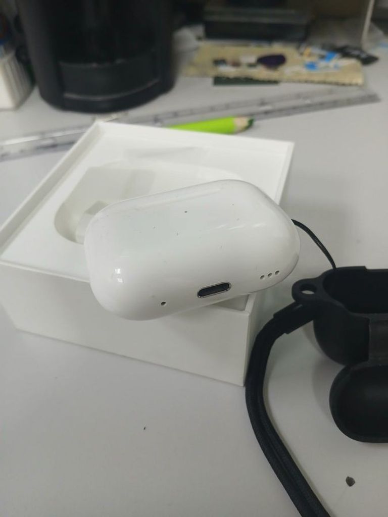 Оголошення Apple airpods pro 2nd generation with magsafe charging case usb-c Б/У