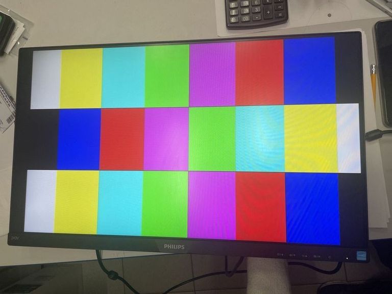 Купити Philips 243v7q Б/У