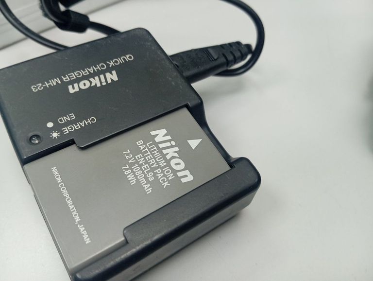 Дешево Nikon d5000 + af-s dx nikkor 18-55mm f/3,5-5,6g vr з ломбарду