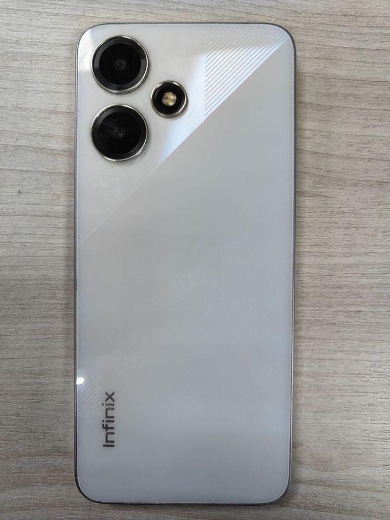 Дешево Infinix hot 30 play x6835b 8/128gb з ломбарду