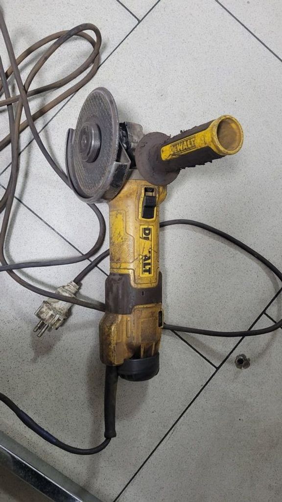 Купити Dewalt DWE4257 Б/У