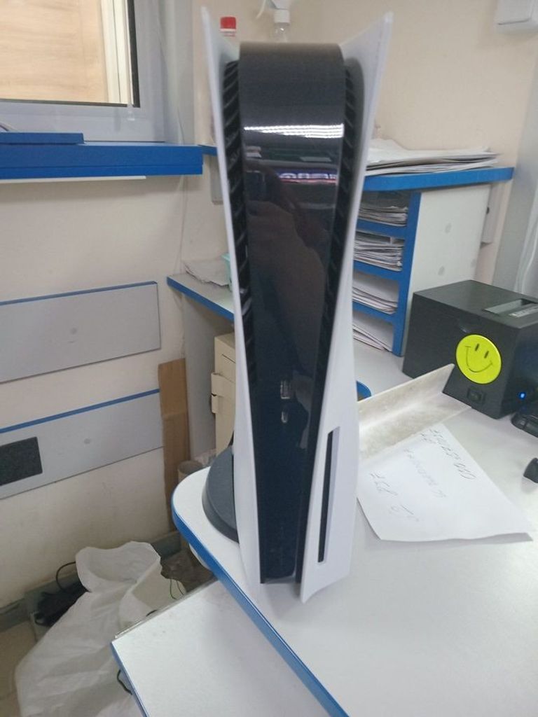 Дешиво Sony PlayStation 5 825GB с ломбарда