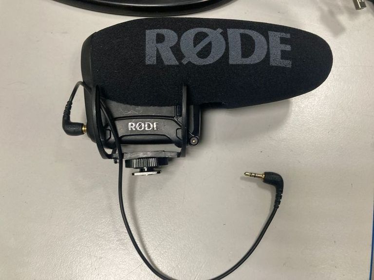 Дешиво Rode VideoMic Pro Plus с ломбарда