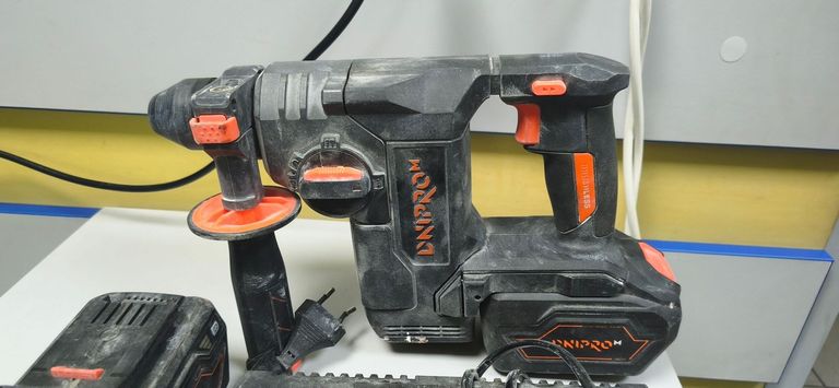 Оголошення Dnipro-M dhr-202bc ultra 2акб 6ah зп Б/У