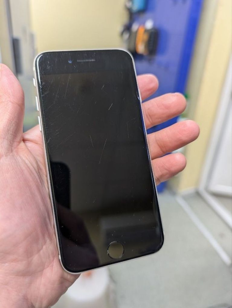 Apple iphone se 2022 64gb Код:01-200896799. Зображення 6