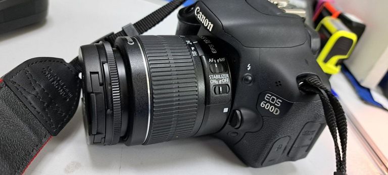 Оголошення Canon eos 600d + ef-s 18-55mm 1:3.5-5.6 is ii Б/У