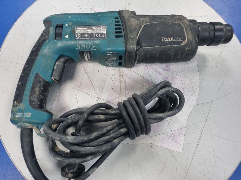 Дешево Makita HR2470 з ломбарду