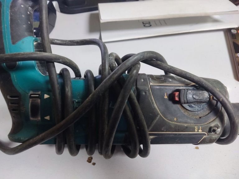 Оголошення Makita HR2470T Б/У