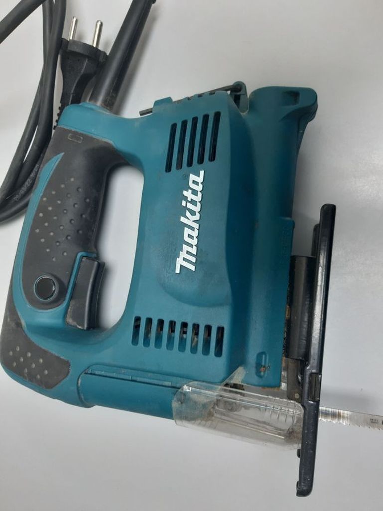 Оголошення Makita 4326 Б/У