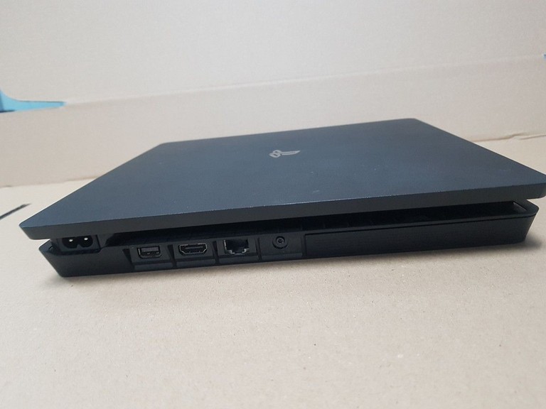 Дешиво  Sony PlayStation 4 Slim 1TB Black с ломбарда