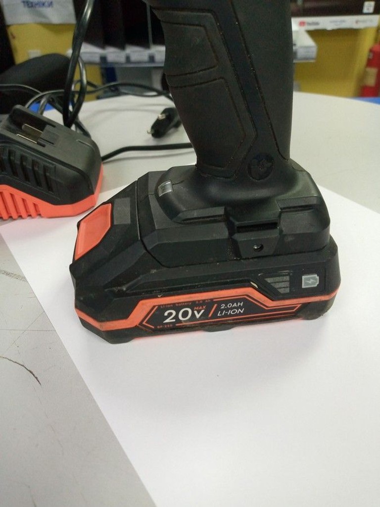 Дешиво Dnipro-M cd-200th 1акб 2ah зп с ломбарда