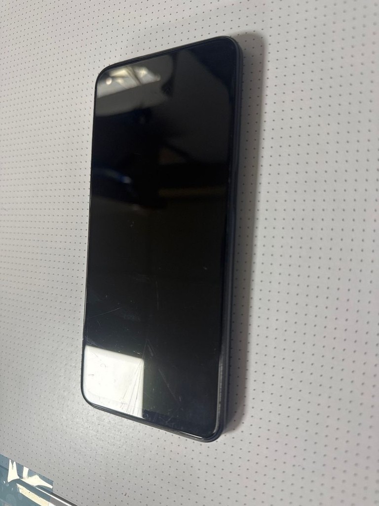 Розпродаж Realme 8 5g 4/64gb, продавець Техноскарб