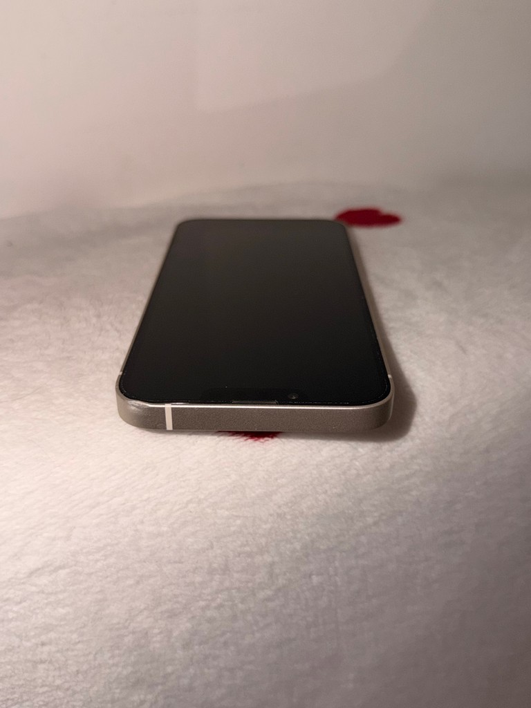 Дешево Apple iPhone 13 128GB Starlight (MLPG3) з ломбарду