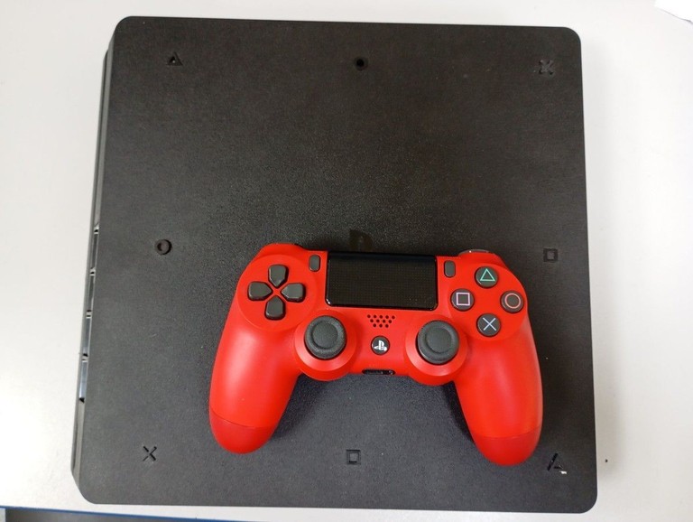 Купити  Sony PlayStation 4 Slim 1TB Black Б/У