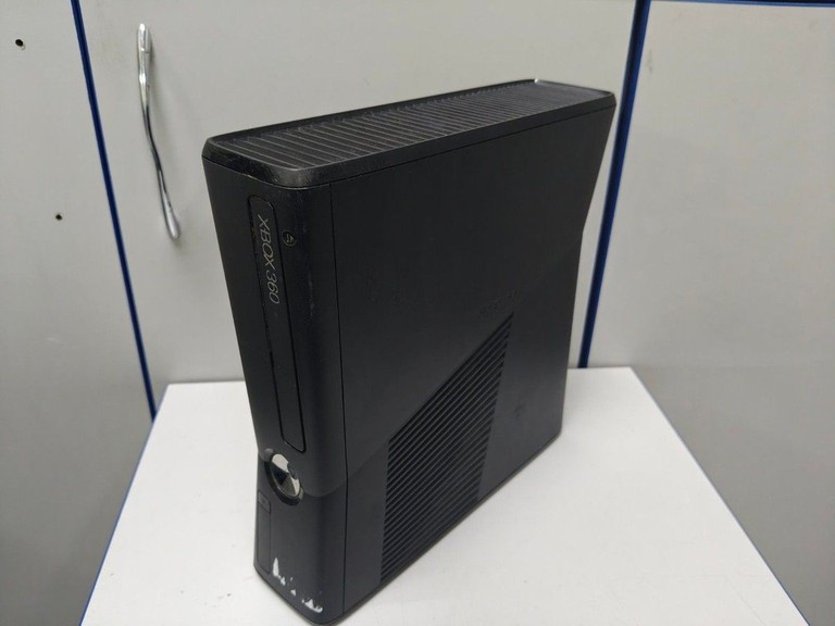 Microsoft xbox360 slim 250gb Код:01-200998837. Зображення 5