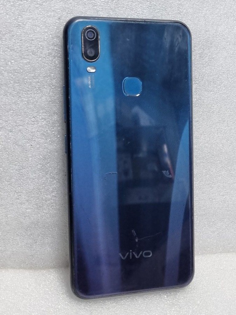 Дешиво Vivo y11 3/32gb с ломбарда