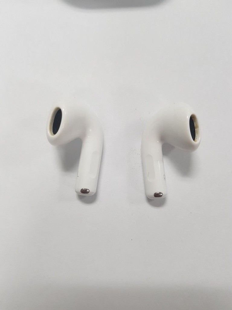 Apple airpods 4 with active noise cancellation Код:01-201042276. Изображение 5