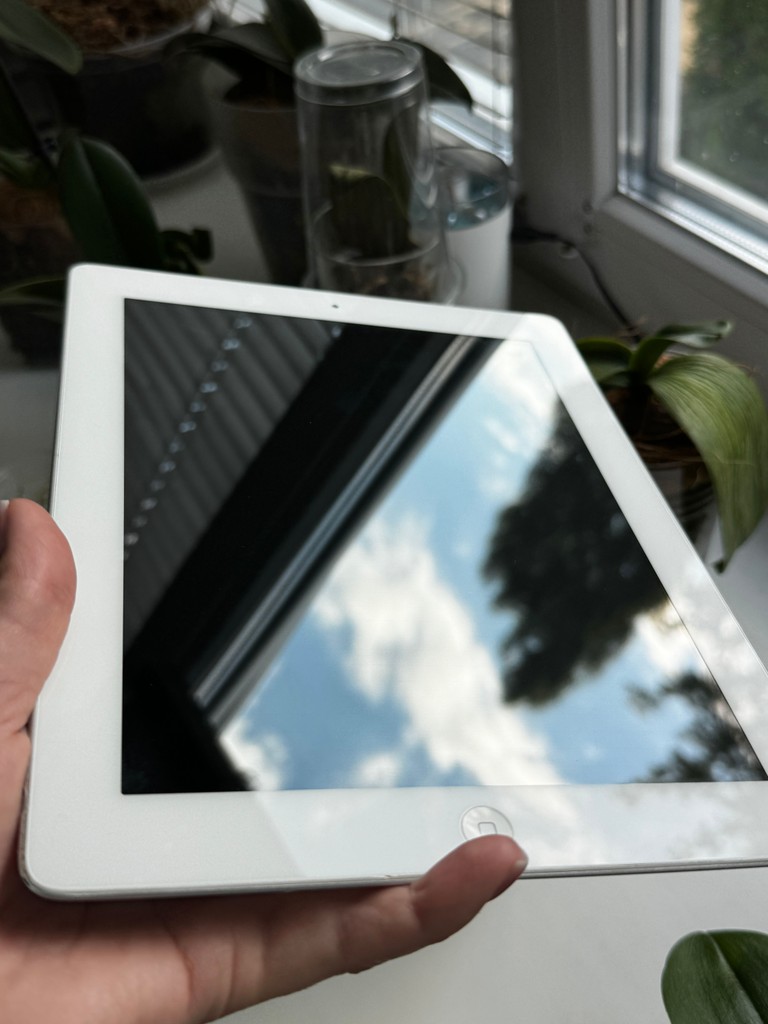 Купити Apple iPad 10.2 2020 Wi-Fi + Cellular 32GB Gold (MYMK2, MYN62) Б/У