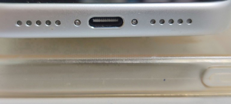 Дешево Apple iPhone 17 Pro 256GB Deep Blue (MG8J4) з ломбарду