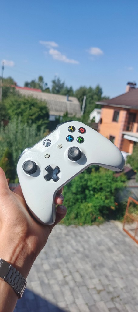 Оголошення Microsoft XBox One S 1TB White + Wireless Controller Б/У