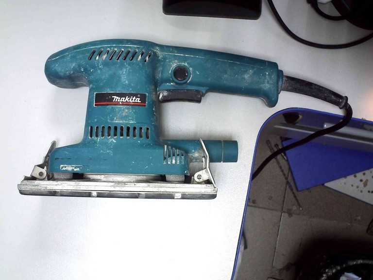 Дешево Makita bo3700 з ломбарду