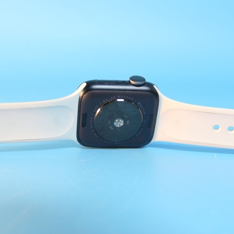 Apple Watch SE 2 GPS 40mm Starlight Aluminium Case with Starlight Sport Band (S/M) Код:null. Изображение 10