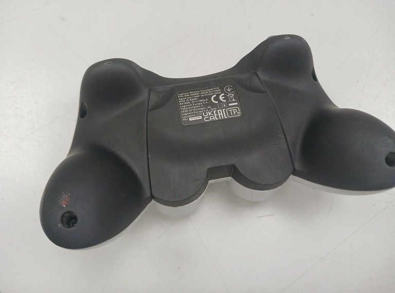 Дешиво Logitech wireless gamepad f710 с ломбарда