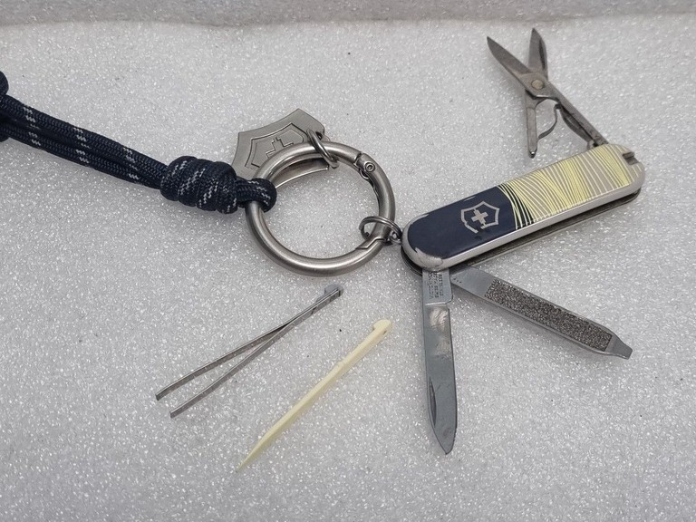 Объявление Victorinox Classic SD New York Style (0.6223.E223) Б/У
