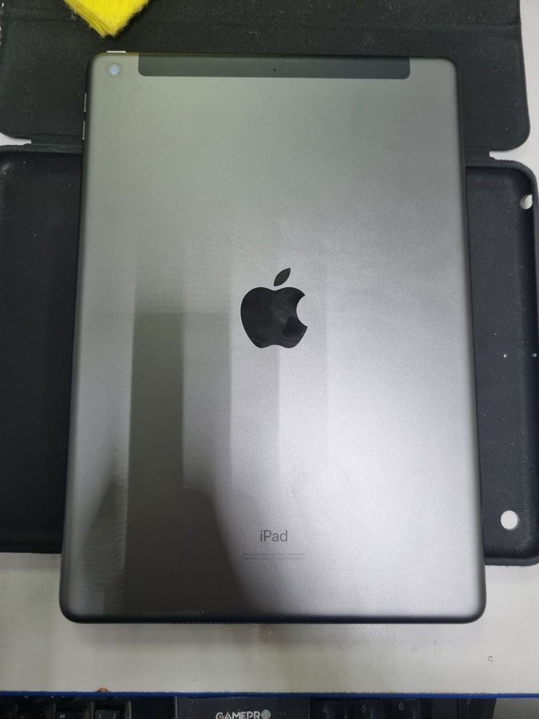 Дешиво Apple iPad 10.2 2021 Wi-Fi + Cellular 64GB Space Gray (MK663, MK473) с ломбарда