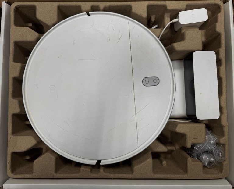 Купить Xiaomi Mi Robot Vacuum-Mop Essential Б/У