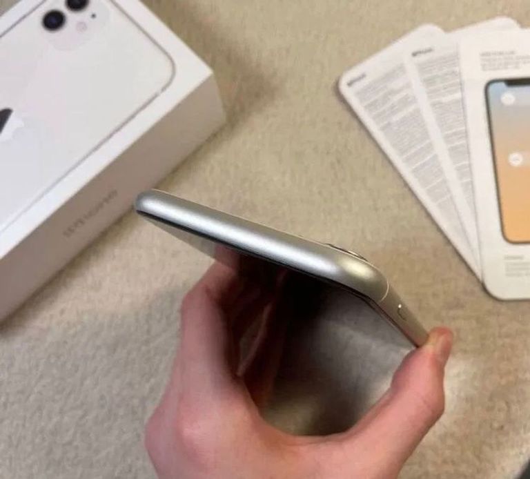 Apple iPhone 11 64GB Slim Box White (MHDC3) Код:null. Зображення 4