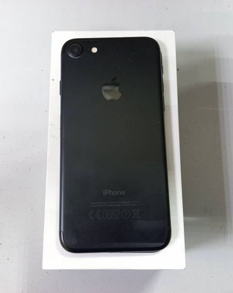 Дешево Apple iphone 7 32gb з ломбарду