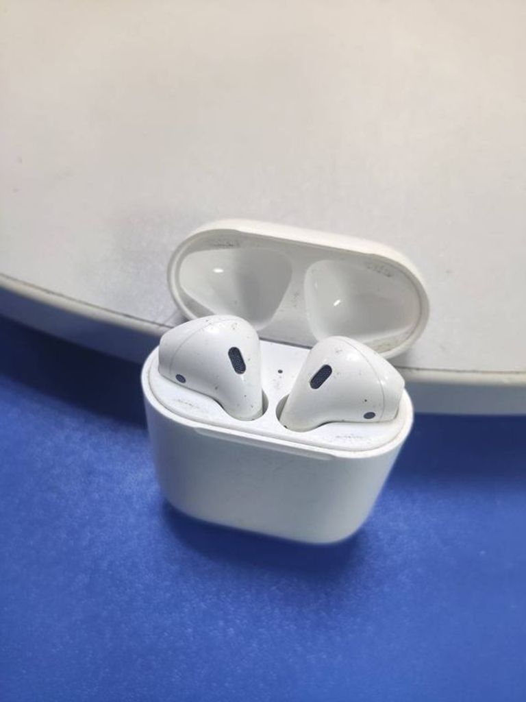 Купить Apple airpods 1 gen a1602 a1523+a1722 2017г. Б/У