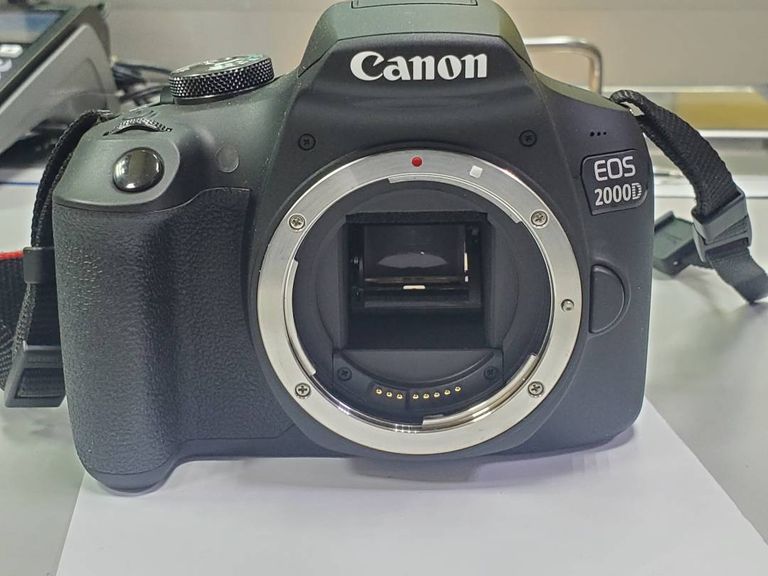 Canon EOS 2000D body