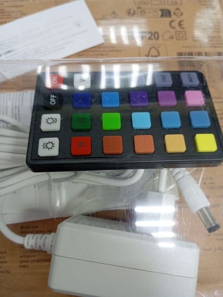 Дешево Jusk led-стрічка pontus 5м з пультом з ломбарду